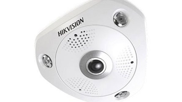 hikvision ravna zidna kamera bele boje